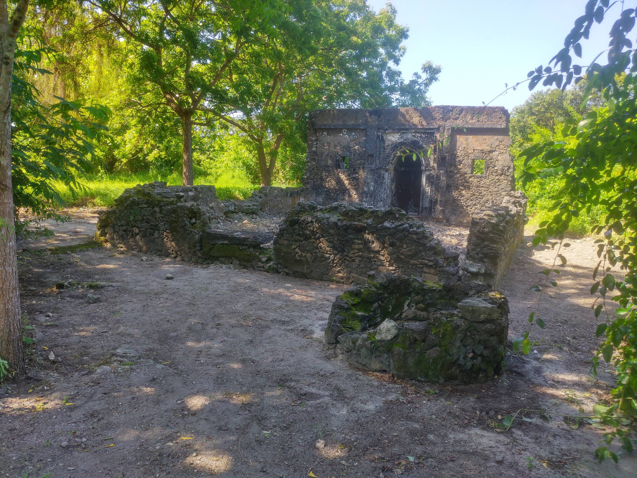 2 days visit kaole ruins bagamoyo